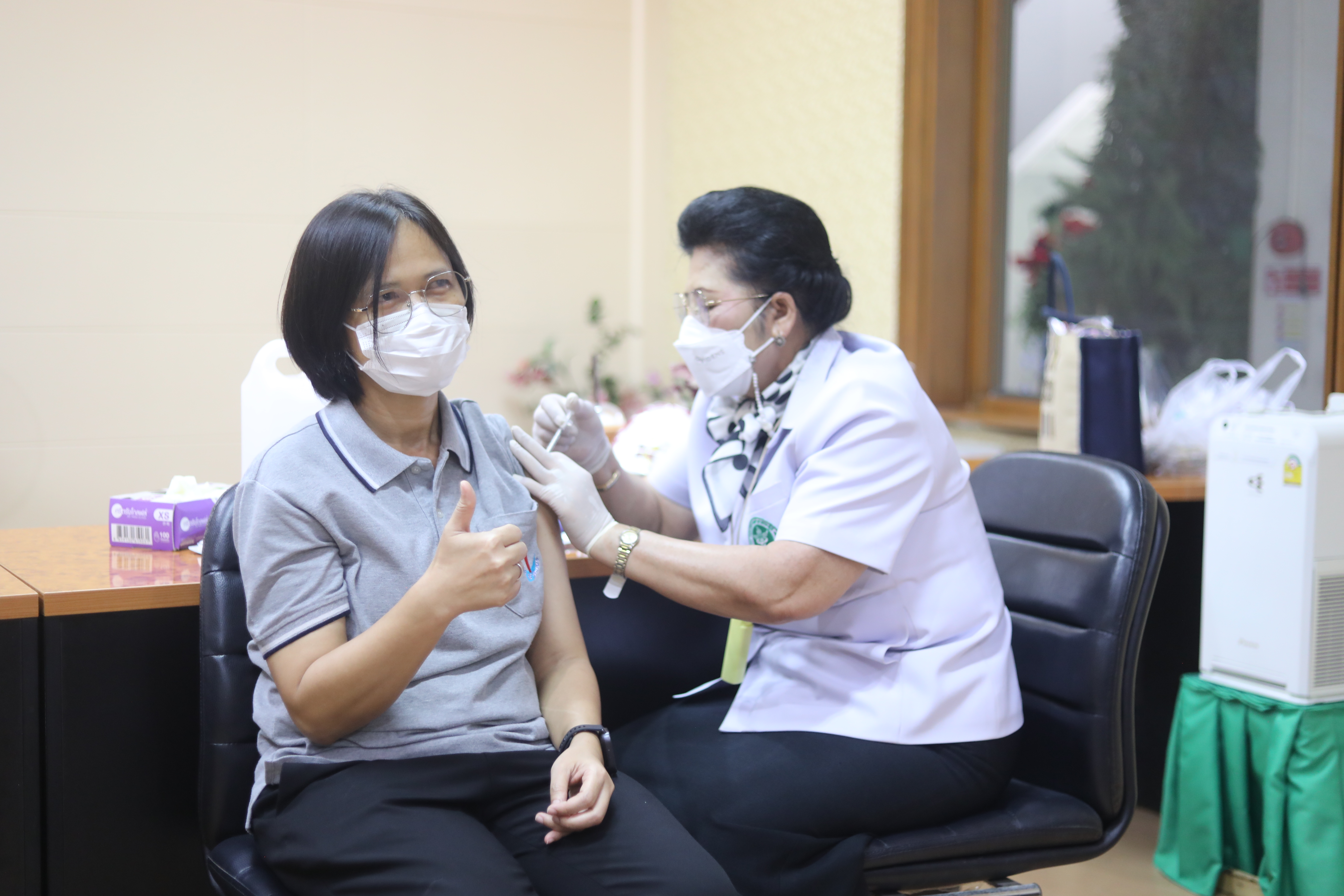title - ส.ป.ก. จัดสวัสดิการฉีดวัคซีนป้องกันไข้หวัดใหญ่ ชนิด 3 สายพันธุ์ให้กับบุคลากร